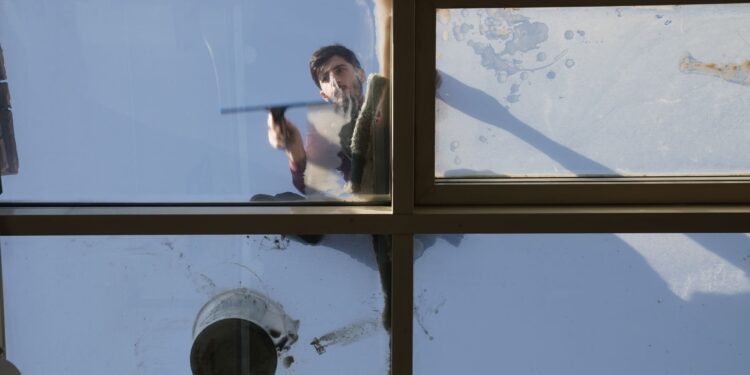 Fenster putzen: Wann lohnt sich ein Profi?