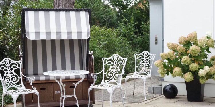 Gartenmöbel-Sets im Abverkauf: Worauf es beim Kauf ankommt