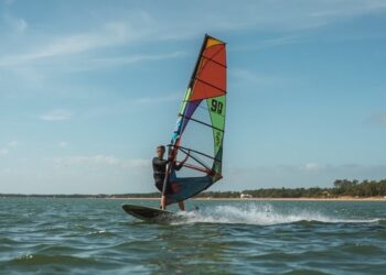 Windsurfing-Equipment kaufen: Guide für Einsteiger